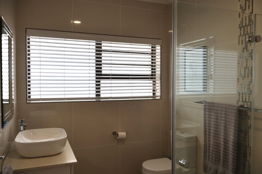 4 Bedroom Property for Sale in Wavecrest Eastern Cape